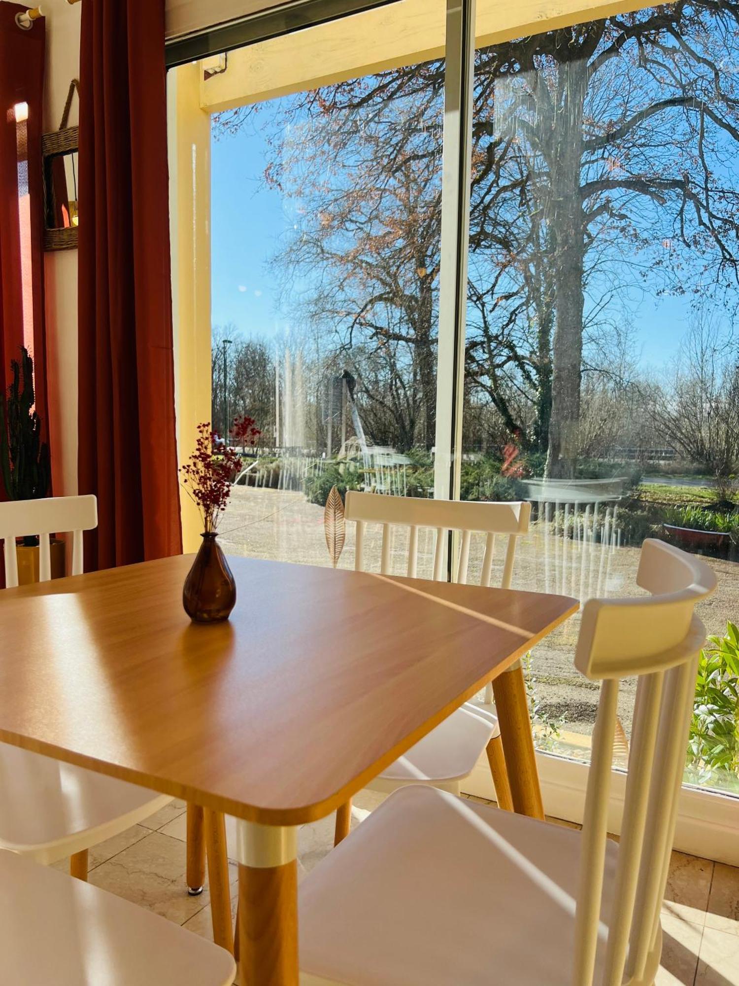 Motel Les Broussailles Mesves-sur-Loire المظهر الخارجي الصورة