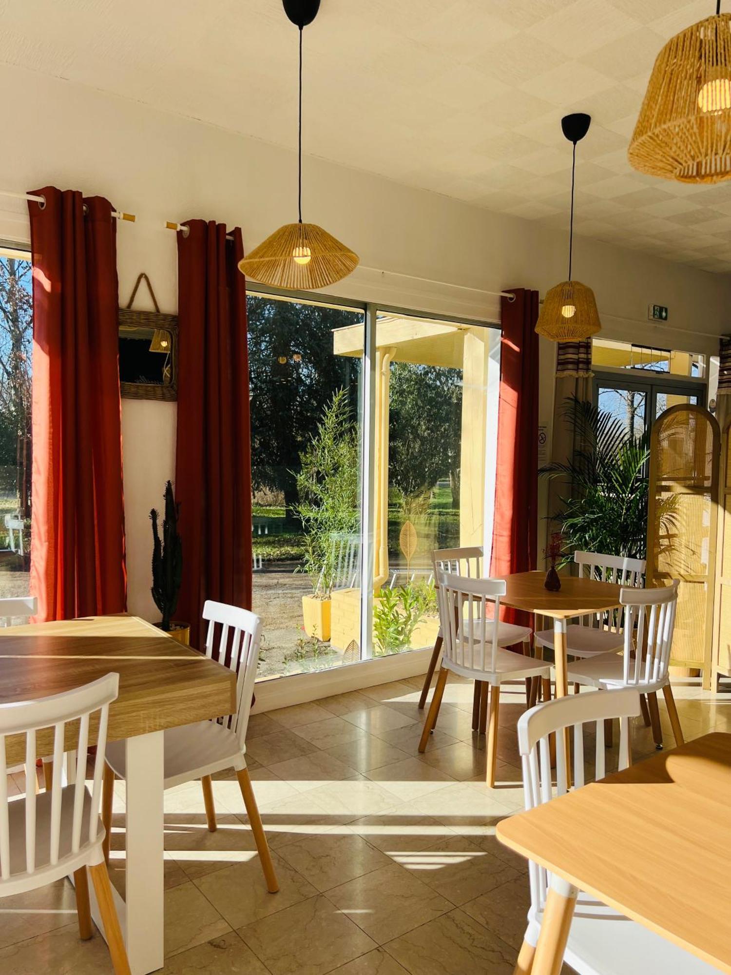 Motel Les Broussailles Mesves-sur-Loire المظهر الخارجي الصورة