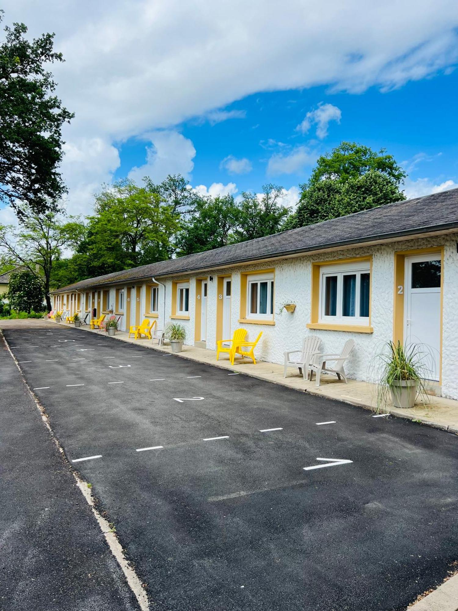 Motel Les Broussailles Mesves-sur-Loire المظهر الخارجي الصورة