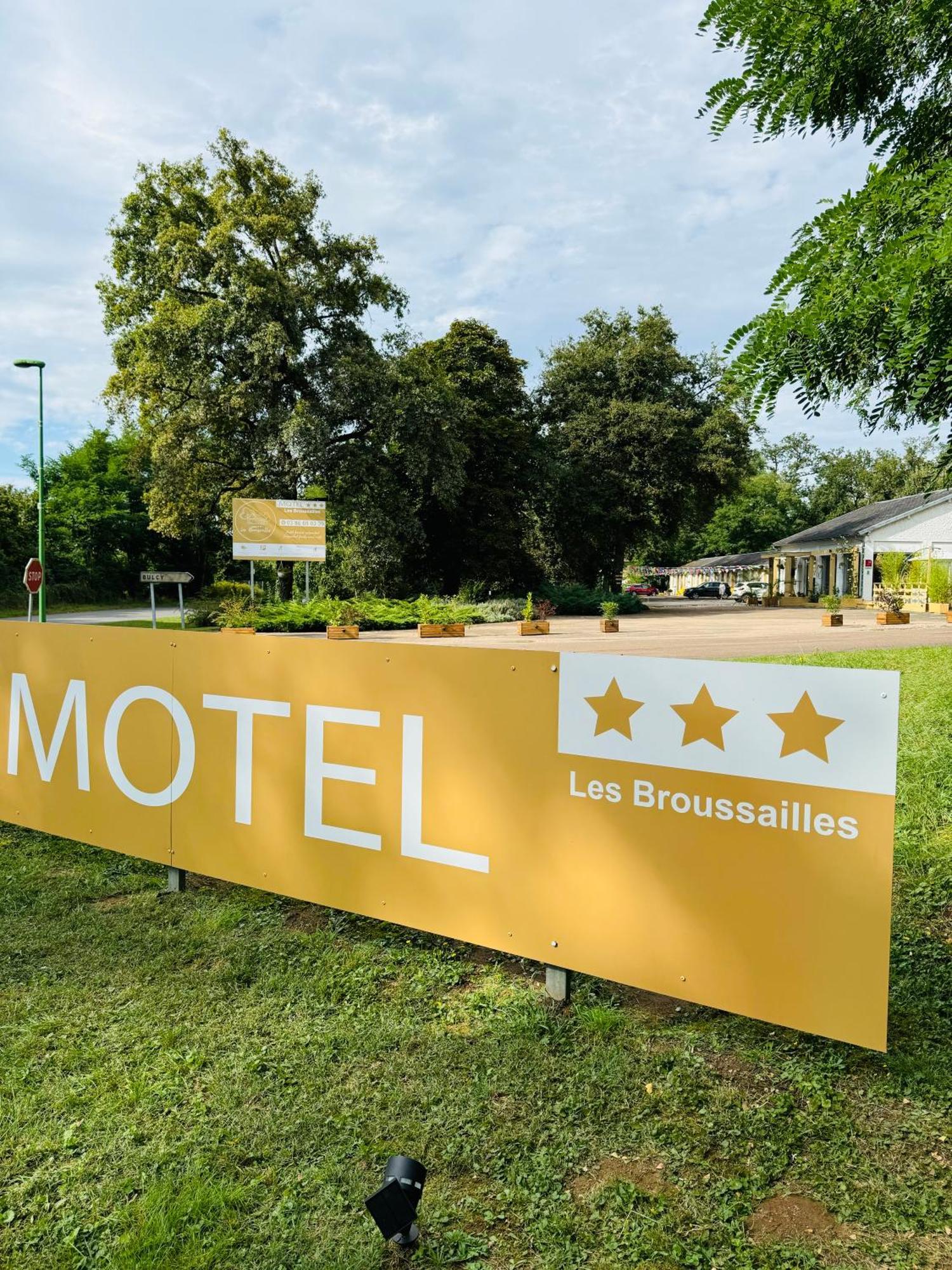 Motel Les Broussailles Mesves-sur-Loire المظهر الخارجي الصورة